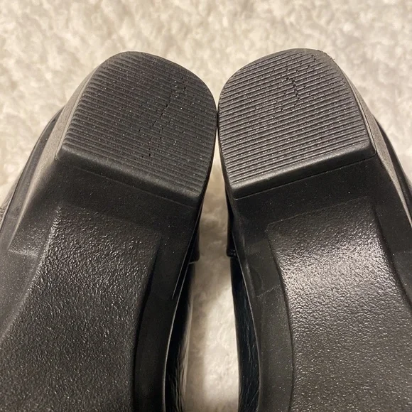 Womens Easy Street solid black slip on zipper shoes 👞 size 10W.  EUC - Picture 6 of 7